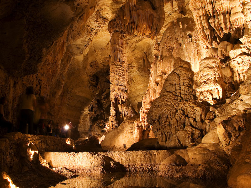 Natural Bridge Caverns