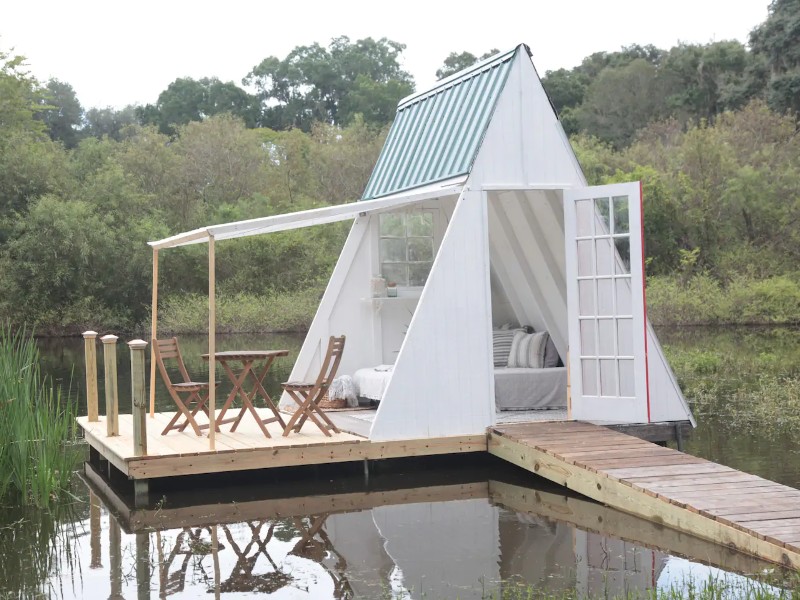 Water View Cabin on Grandaddy Oak Covered Farm