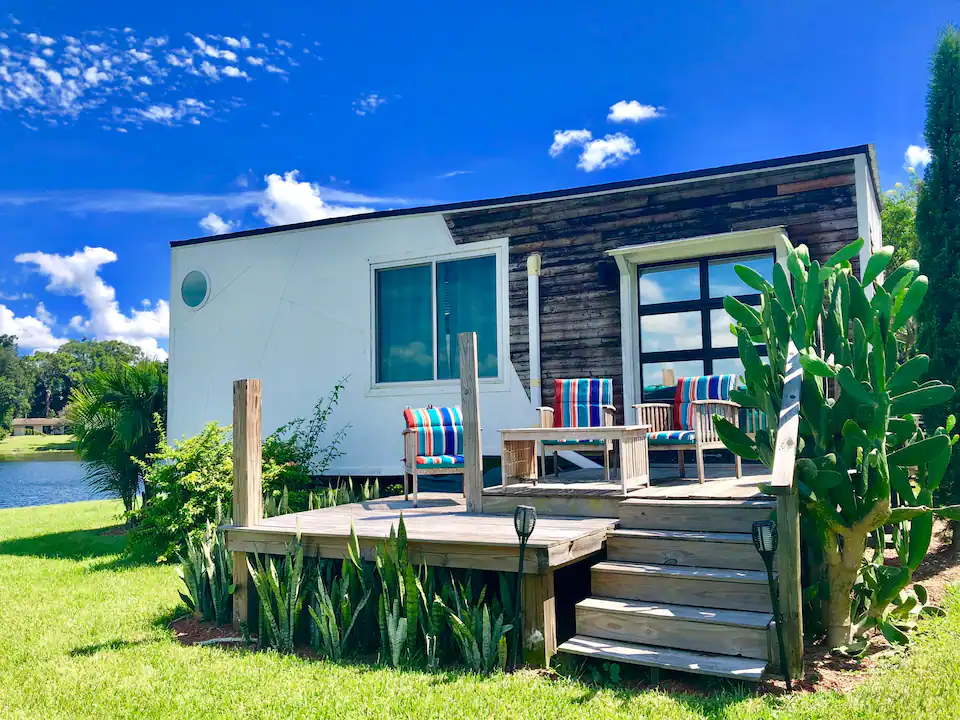 Orlando Venice, A Lakefront Tiny House