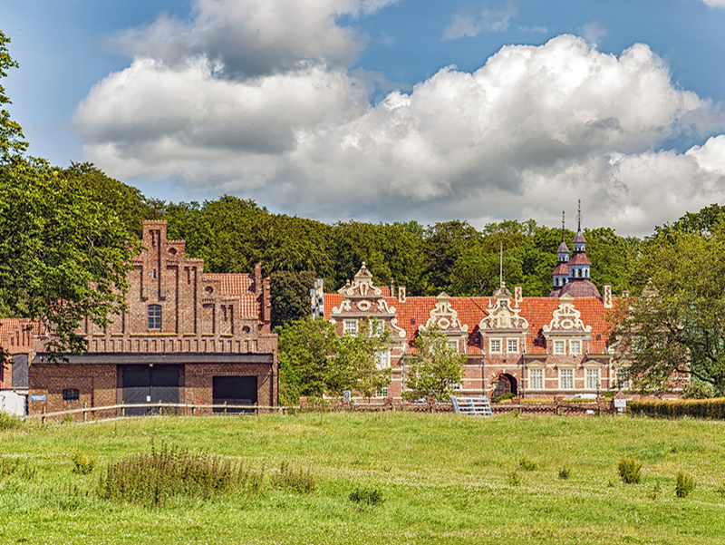 Vrams Gunnarstorp Slott, Skane