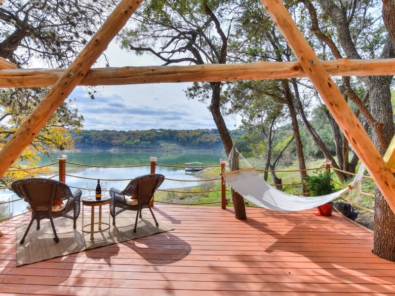 Riverfront Resort Glamping 