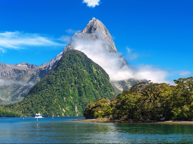 Mitre Peak Milford Sound,  New Zealand