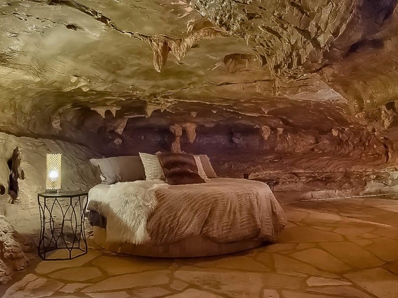 Beckham Creek Cave Lodge