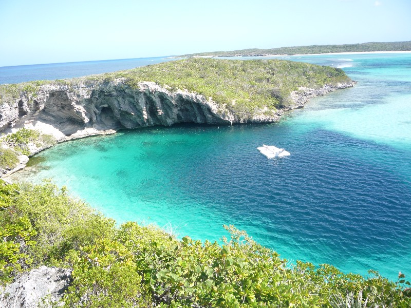 Blue Hole Long Island, Bahamas