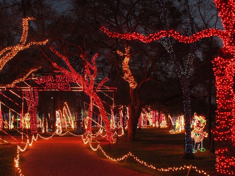 Grand Prairie's Prairie Lights