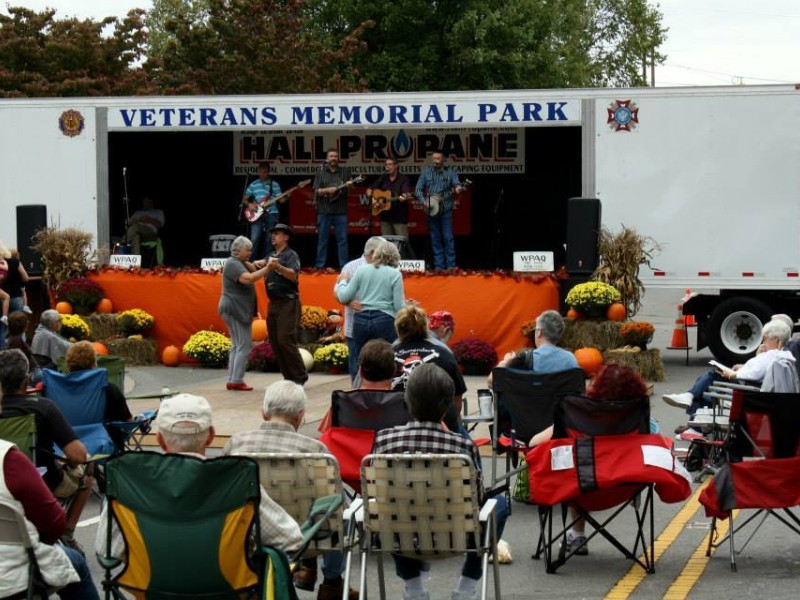 If you visit Mount Airy during the Autumn Leaves Festival, you can enjoy live bluegrass and gospel music.