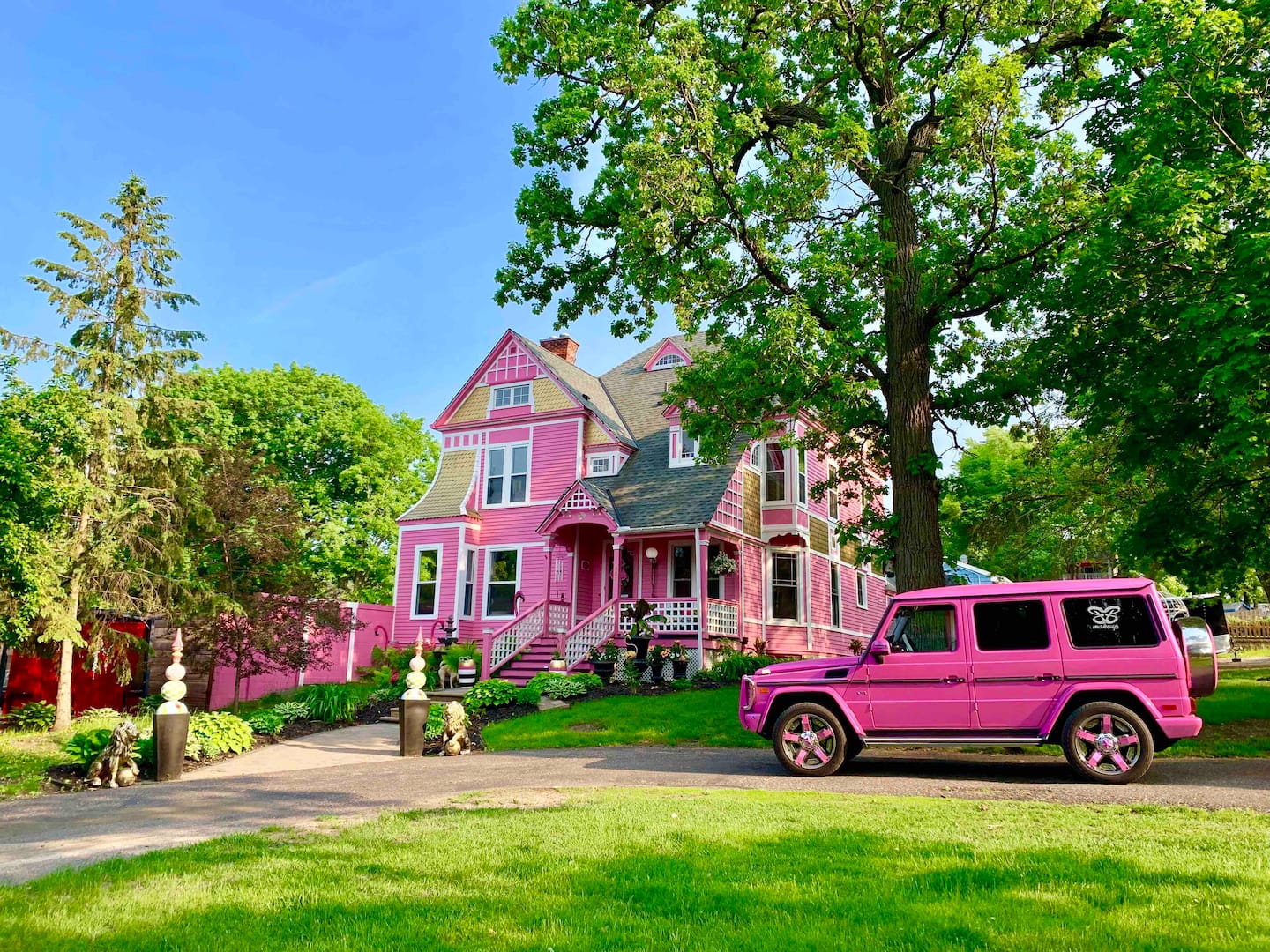 PinkCastle Babe’cation with Huge Pool and Hot Tub