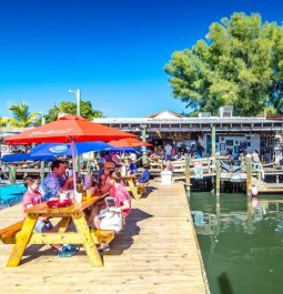 waterfront dining at Star Fish Company