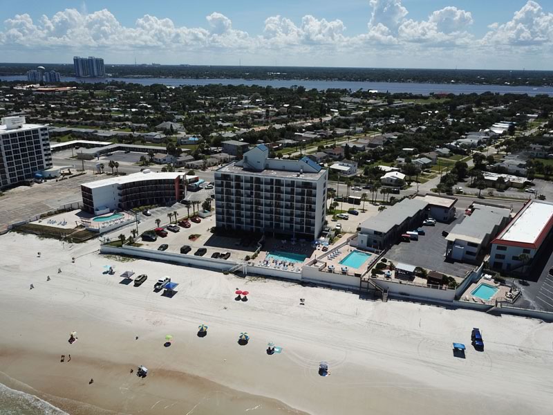 Tropical Winds Oceanfront Hotel