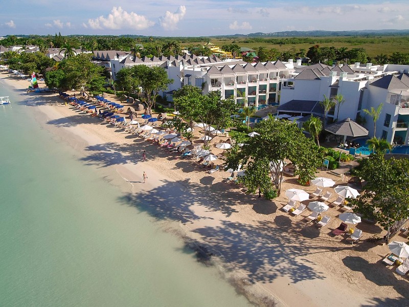 Azul Beach Resort Negril  
