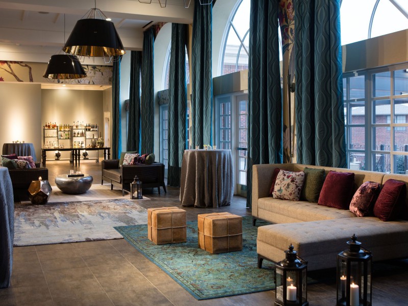 Sitting area in Renaissance Waterford Oklahoma City Hotel