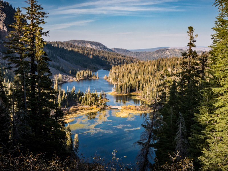 Lake scene at Mammoth Lakes