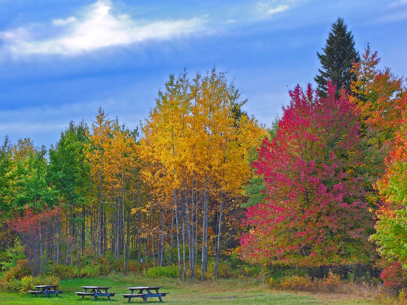 The picturesque Pocono Mountains of Pennsylvania make the perfect romantic weekend getaway.