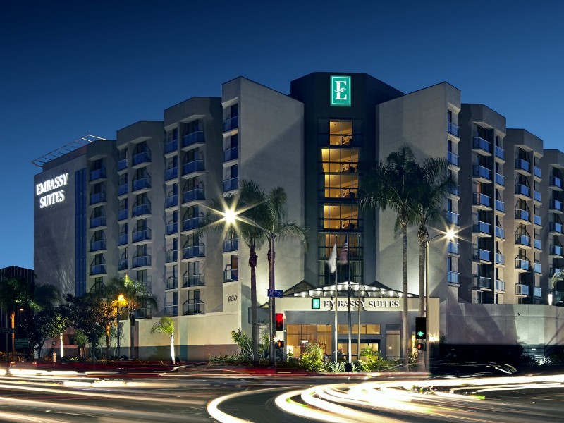 Entrance of Embassy Suites LAX North