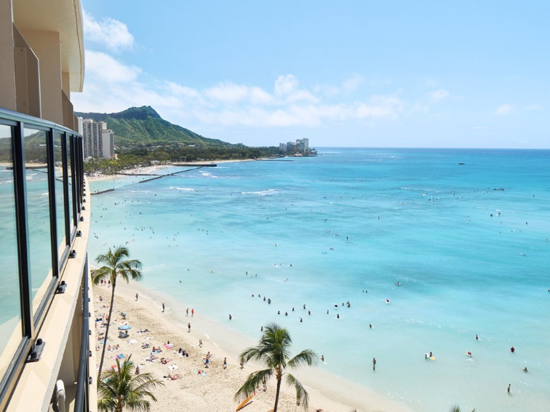 Outrigger Waikiki Beach Hotel overlooking the Pacific Ocean, Hawaii