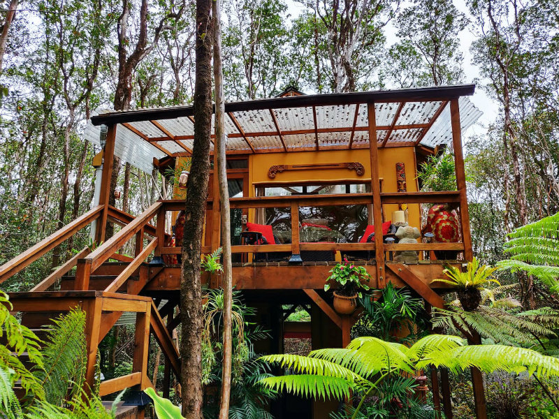 Peaceful Rainforest Treehouse Retreat