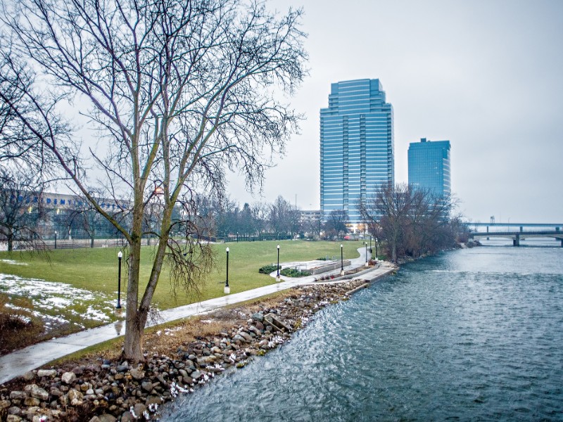 Grand rapids michigan city skyline