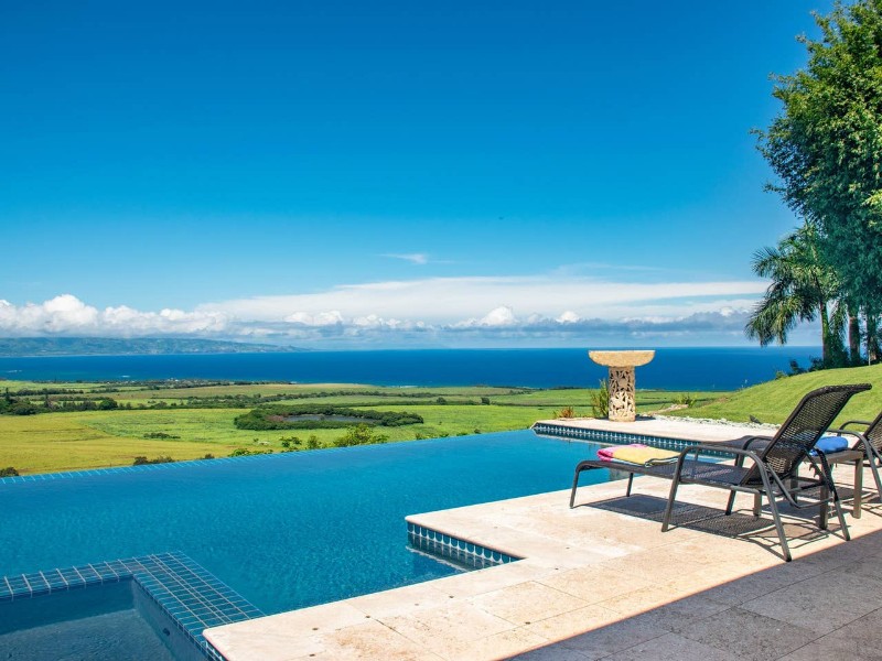 pool and ocean view, Pinnacle Escape from Reality Airbnb, Maui