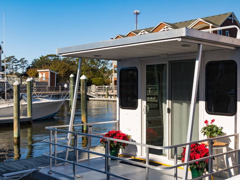 The LOVE Houseboat, Manteo, North Carolina Airbnb