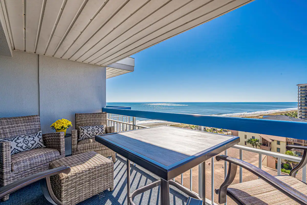 Luxurious Upscale Condo with Fantastic Ocean Views