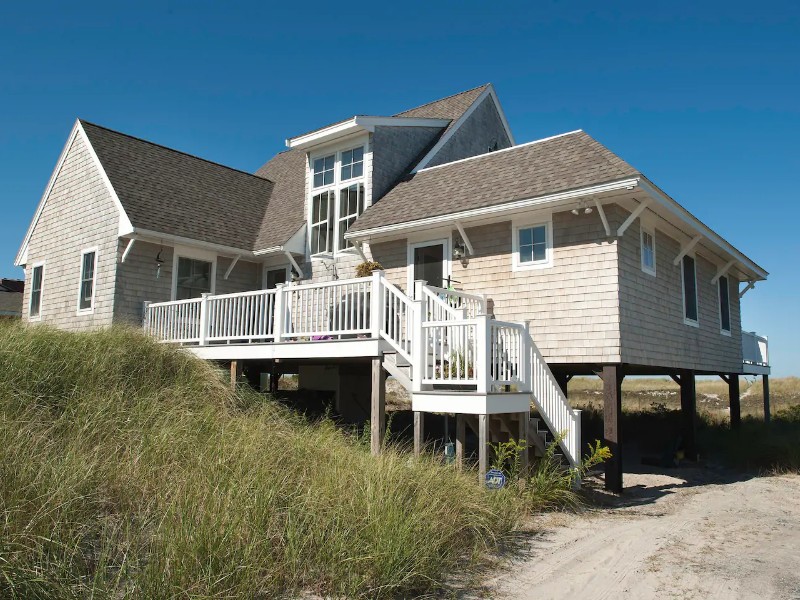 SplashLanding Private Beach Getaway - Gloucester, Massachusetts