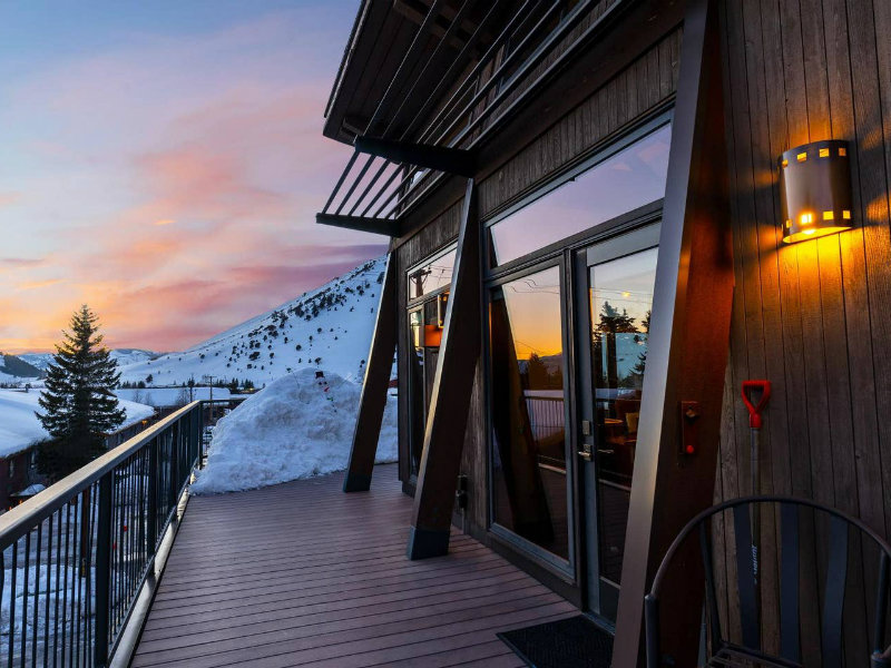 Luxe Penthouse with Mountain Views & Private Hot Tub