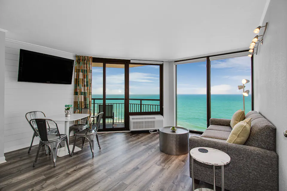 Luxurious Oceanfront King Suite