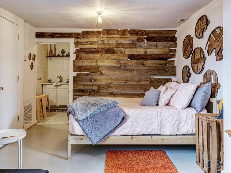 Room at Rustic Hideaway