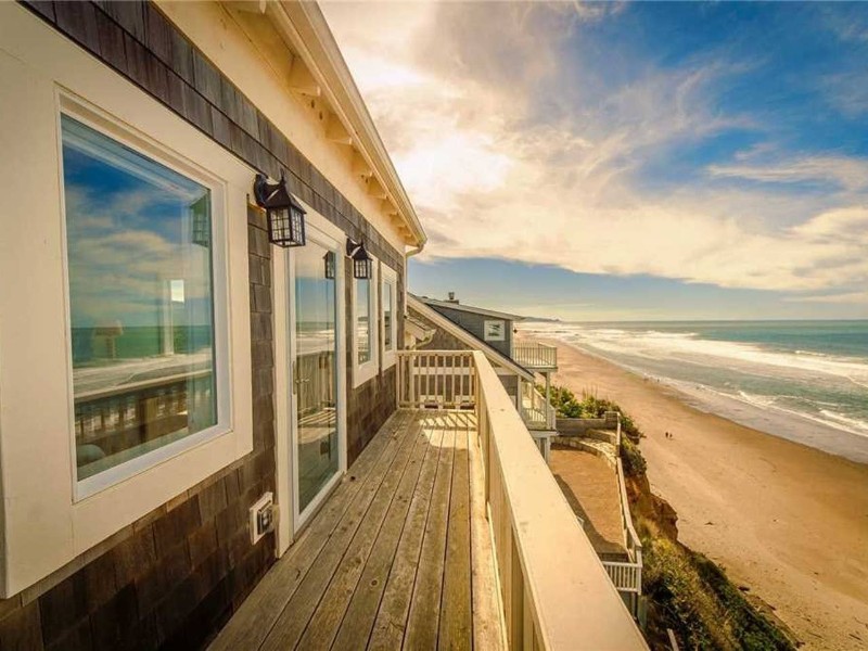 Sea Amour, Lincoln City