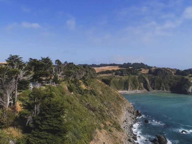 Mendocino Coast Cliffside Cottage—Shangri-La
Albion, California Airbnb