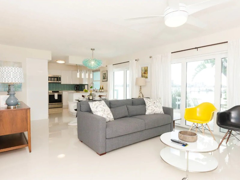 Clearwater Beach Modern Waterfront, 1st Floor