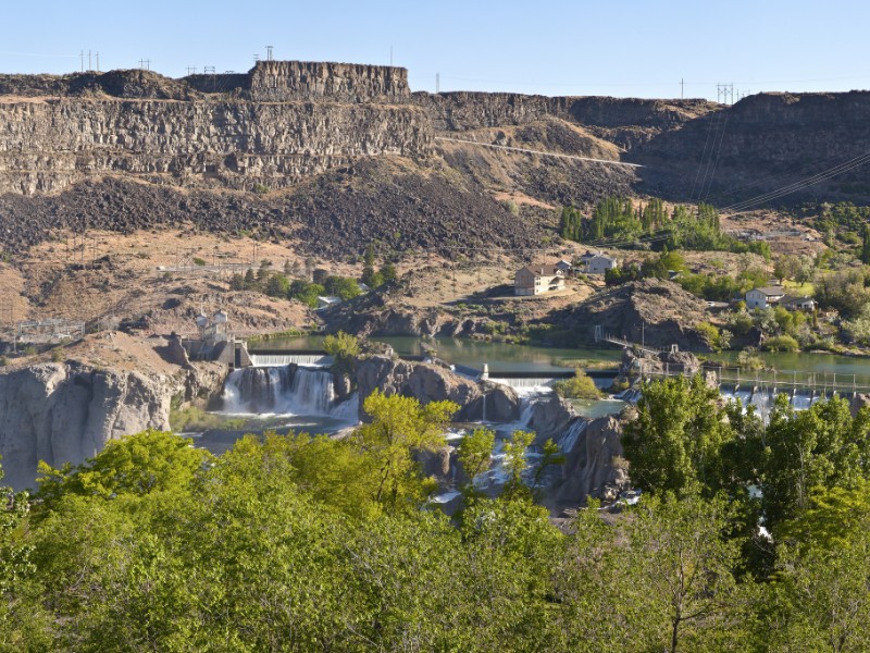 Panoramic view of Shoshone Falls