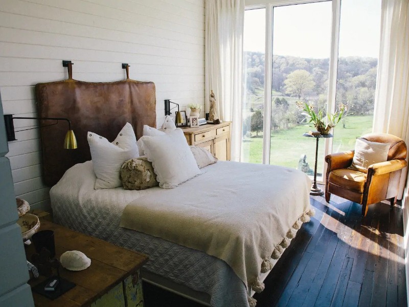 The Loft at Bloomsbury Farm is near Nashville.