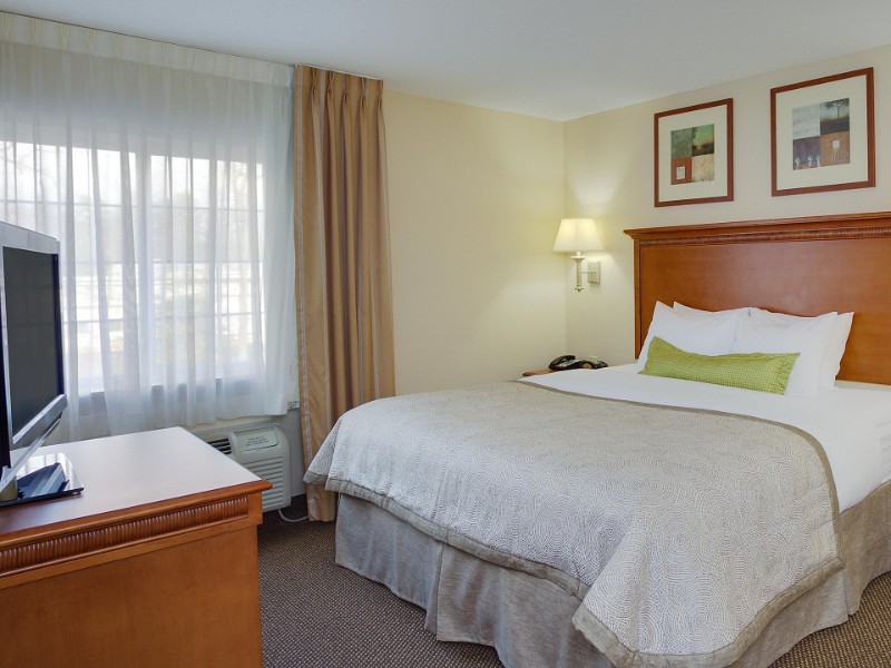 Suite at Candlewood Suites Richmond Airport 