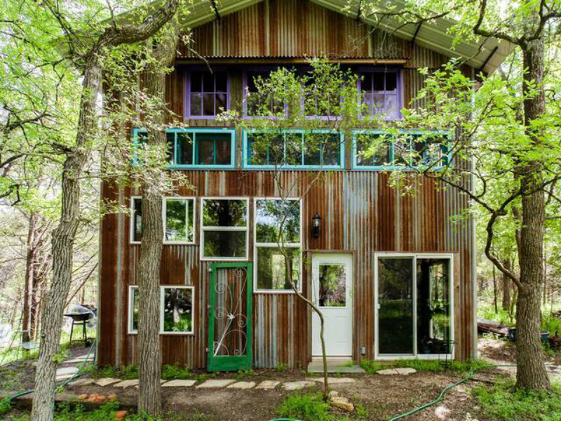 Modern Barndominium Treehouse in San Marcos, TX