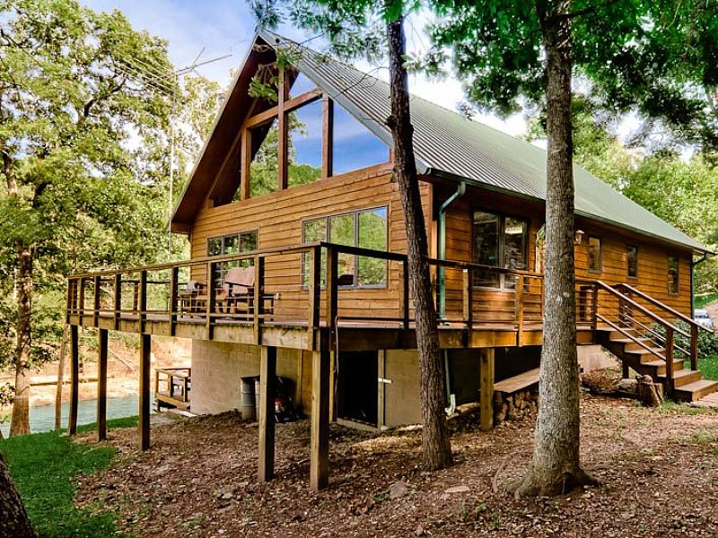 Hamley Lakefront Retreat is Located on 145 Peaceful Acres