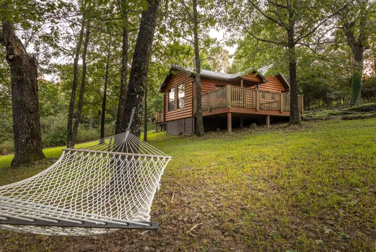 Romantic Hideaway with Hot Tub Near Buffalo River