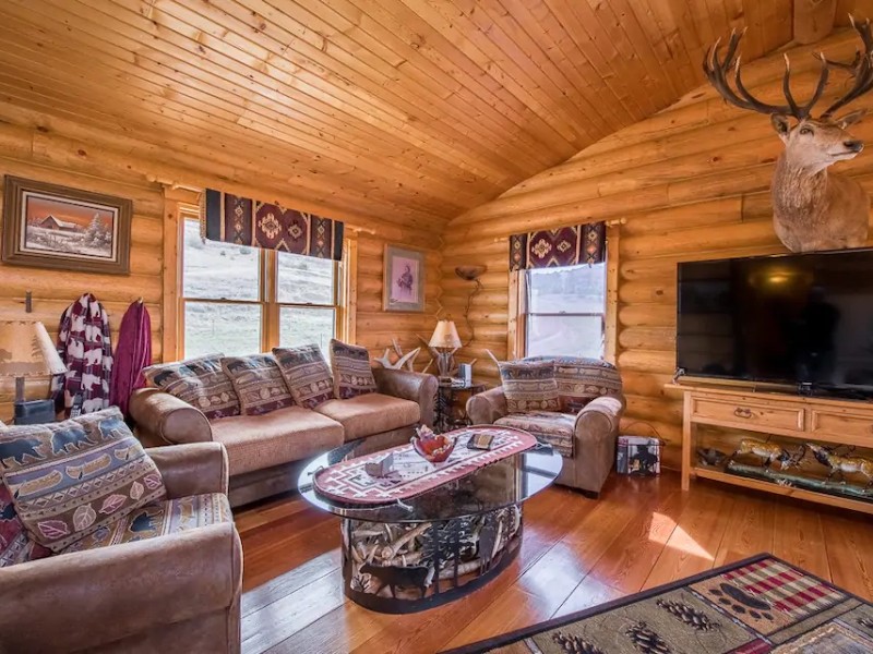 Scenic Buckhorn Ranch Cabin, Medora