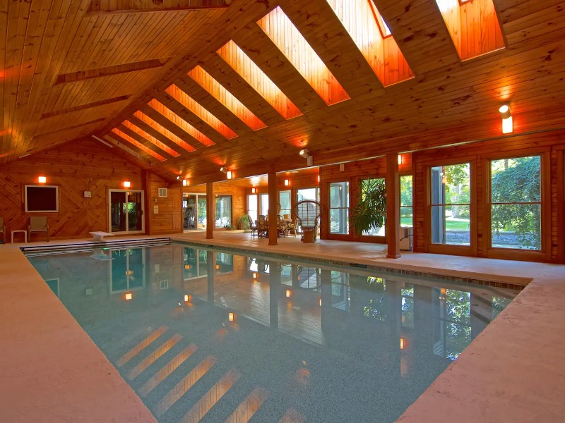 Villa with Indoor Pool, North Hampton