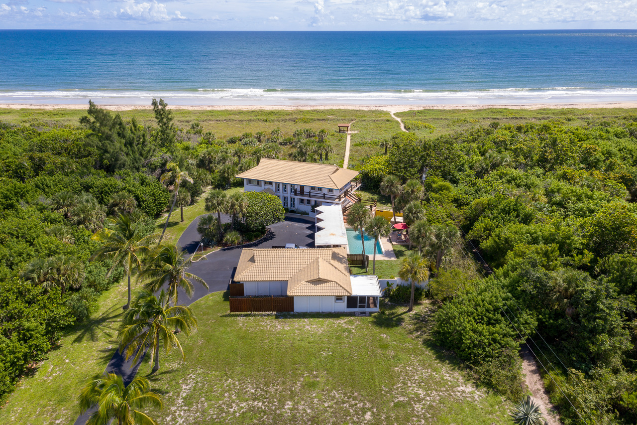 Extraordinary Location, Ocean, Garden/Beach Path