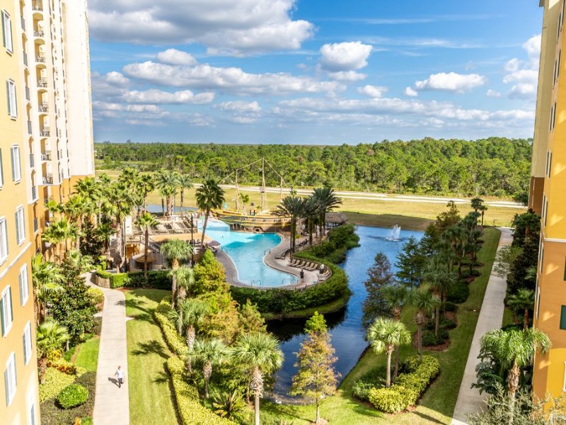 3-Bedroom Condo Close to Disney