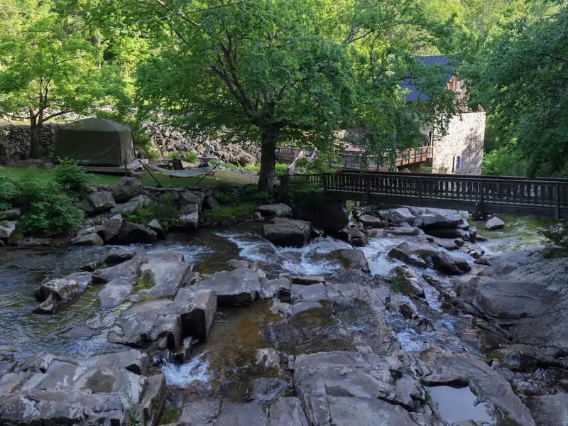 Water view at Cozy Screen House on a Waterfall