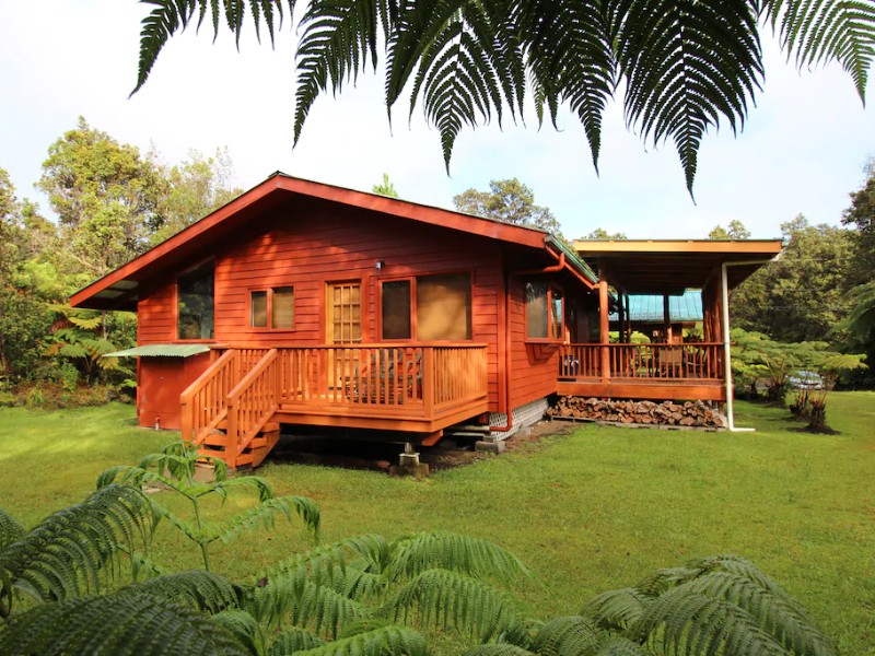 3-Bedroom House with Private Lanai – Hawaii Volcanoes National Park, HI