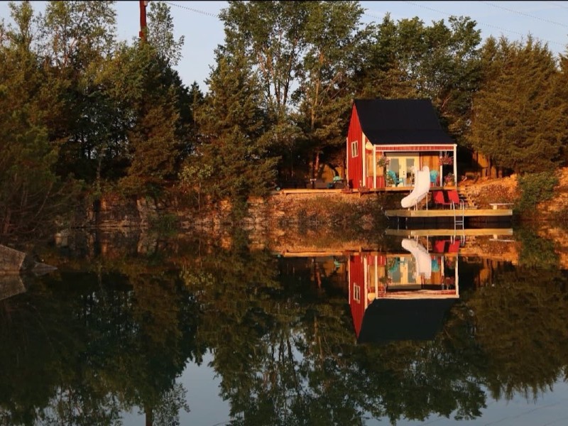 Tiny Paradise on the Quarry