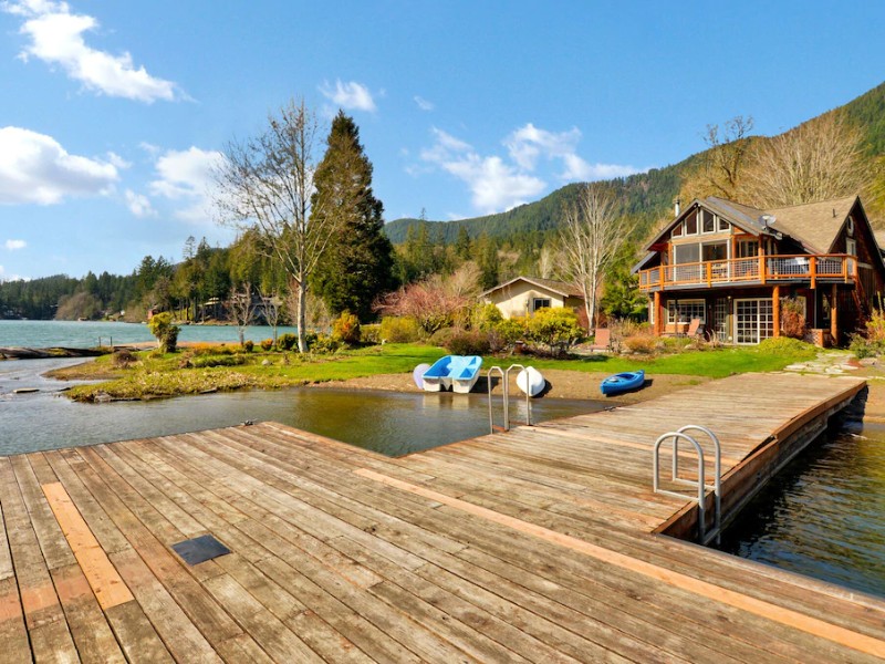 Lakefront Home – Olympic National Park, WA