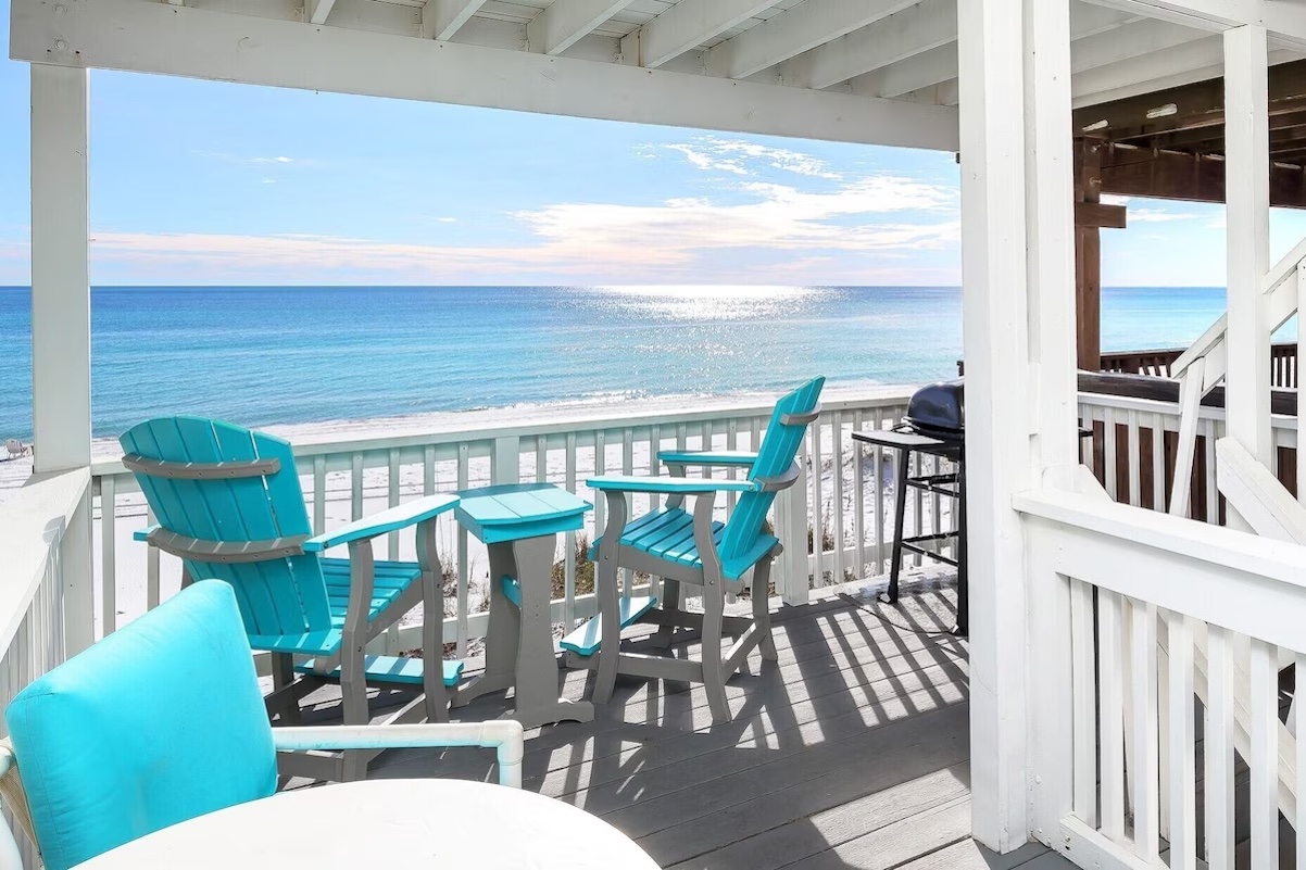 Beachfront Townhouse, Directly on the Ocean