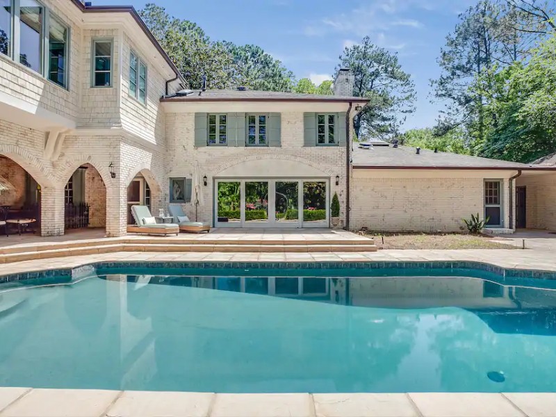 Pool at NW Buckhead 4 bed 3.5 bath w/ pool and new jacuzzi