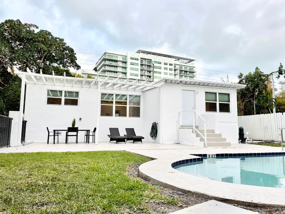 OiaHouse Brickell with Pool, Beach in 20 Minutes