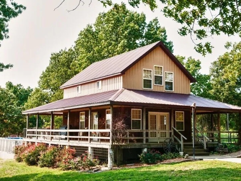 Country Haven Lodge with Pool