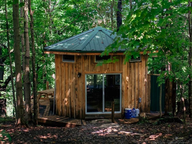 Secluded Tiny “Ginseng House” Artist Retreat